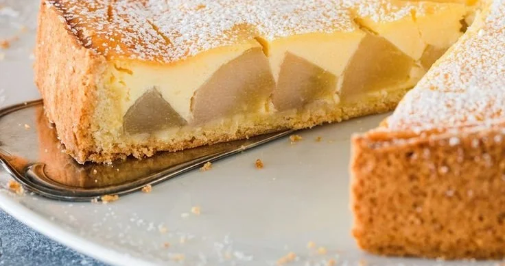 Cremiger Birnen-Schmand-Kuchen | Apfelkuchen tarteform, Birnentarte mit walnüssen, Herbstlicher apfelkuchen