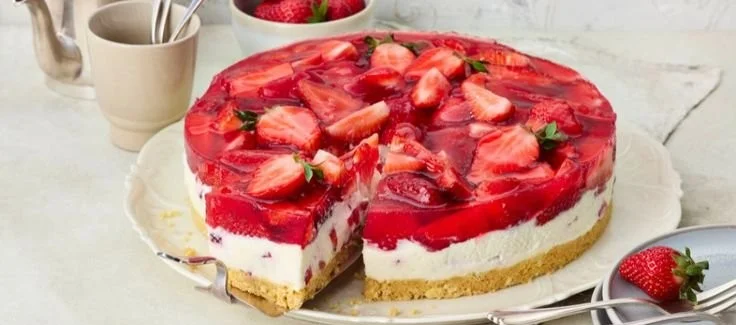 Erdbeerkuchen ohne Backen Rezept mit frischen Erdbeeren
